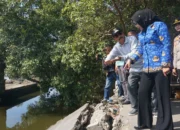 Jembatan di Tambak Cemandi Putus, Wakil Bupati Sidoarjo Sidak dan Janjikan Pembangunan Secepatnya