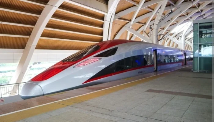 Kereta Cepat dan Bayang-Bayang Gagal Bayar