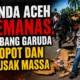 BANDA ACEH MEMANAS, LAMBANG GARUDA DICOPOT DAN DIRUSAK MASSA